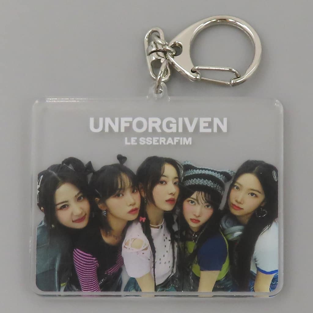 韓国 K-POP LE SSERAFIM ル セラフィム サクラ アクリルキーホルダー