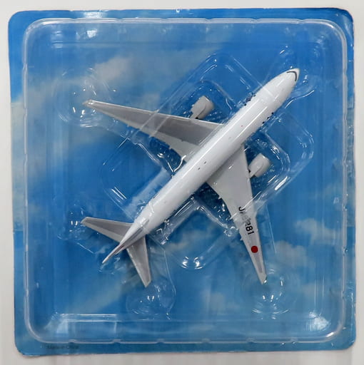 single-item-1-400-boeing-777-200-star-jet-ja8981-jal-passenger