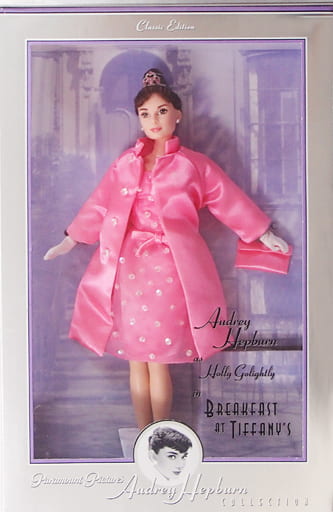 Dole Breakfast at Audrey Hepburn 『 Tiffany 』 Pink Dress Fashion