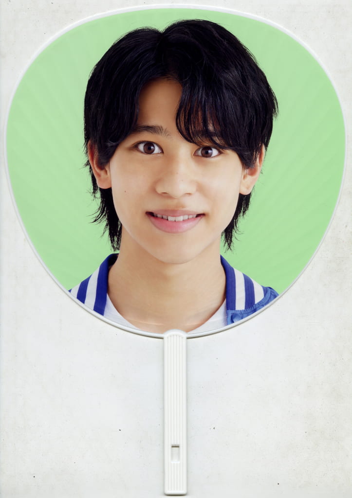ジュニア【公式】 | ⁡ ⁡ 窓際で🪟 ⁡ #當間琉巧 #Lilかんさい