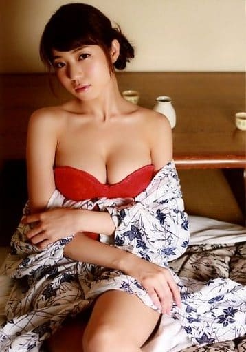 中村静香 膝上 坐坐 内衣红 浴衣 左手右臂 脸向左 Dvd Shi Shi Jin一绪 特典生写真 杂货 小物件 Suruga Ya Com