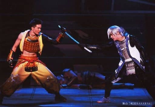 广濑友佑 德川家康 中村诚治郎 石田三成 演唱会写真 横型 全身 生写真 服装黄 白 紫 对面 右手刀柄 左手刀的刀 柄 Dvd 舞台 战国basara4 首发特典生写真 杂货 小物件