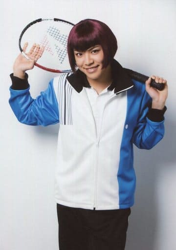 生写真 男 演员北乃颯希 日向岳人 膝上 角色生写真 队服 白 水色 两手球拍 脖子后 音乐剧 网球王子 第3季蓝色学vs冰帝