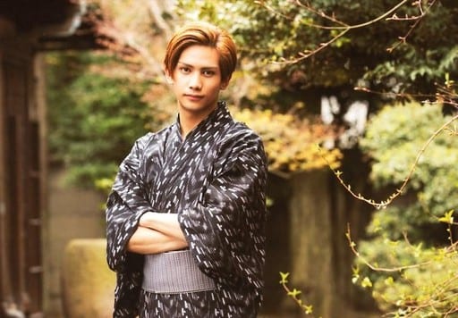 Official Photo Male Actor Yuji Nishina Muromachi Junji Yokogata Upper Body Yukata Black White Gray Armband Body Left Plain Clothes Shot Musical