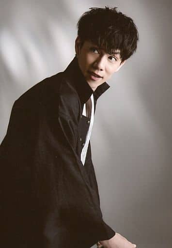 生写真 男 演员青木玄德 斎藤一 上半身 衣装黑色 和服 右向 视线左 背景灰色 角色生写真 舞台 闭onokakami黑色鸭 明信片 杂货 小物件 Suruga Ya Com 生写真 男 演员青木玄德 斎藤一 上半身 衣装黑色 和服 右向 视线左 背景灰色 角色生写真 舞台 闭onokakami黑色鸭 明信片 杂货 小物件 Suruga Ya Com