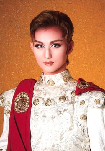 生写真 女 宝冢歌剧团 花组 女演员宝冢歌剧团 花组 綺城轧理 上半身 背景茶色 花组 雪华抄 金黄色沙漠 盗图