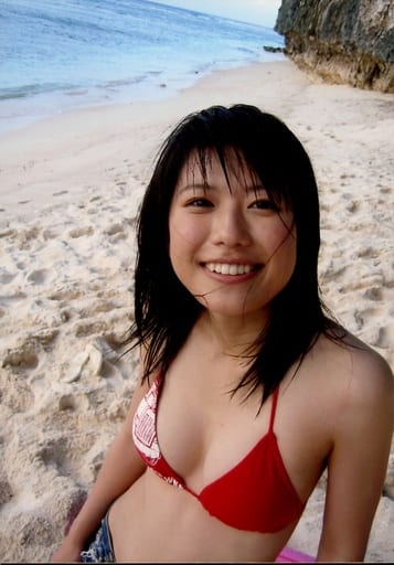 甲斐麻美写真集「カイランド」（新品・２００６年） Yahoo!オークション - 甲斐麻美 写真集 KAILAND