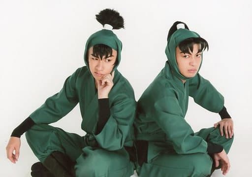 小野一貴 食滿留三郎 海老澤健次 潮江文次郎 橫型 全身 服裝綠 坐 生寫真 音樂劇忍者亂太郎第七彈水軍堡壘三之戰 明信片 雜貨 小配件