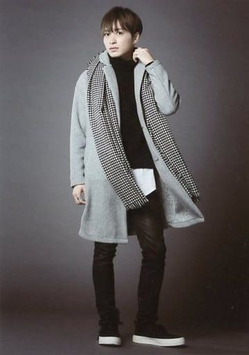 生写真 男性 俳優 矢田悠祐 チャールズ グレイ 全身 私服ショット 衣装グレー 黒 白 チェック柄 ミュージカル 黒執事 地に燃えるリコリス 15 ブロマイド 雑貨 小物 Suruga Ya Com