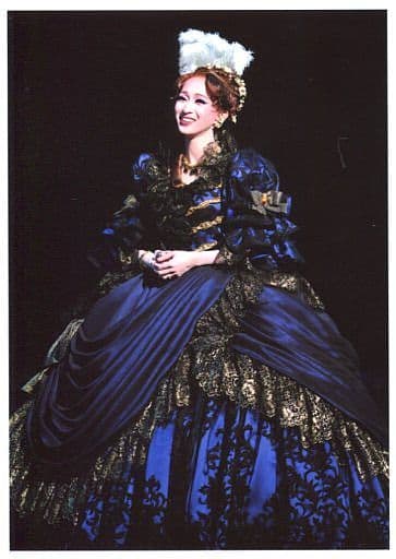 Takarazuka Opera Star Group Arisa Hitomi Live Photo Full Body Blue Dress Hands On The Abdomen