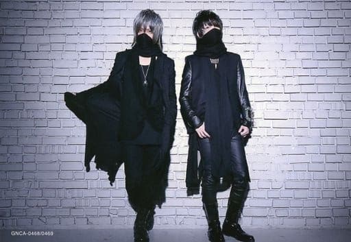 Official Photo Male Music Unit After The Rain After The Rain Mafumafu Soraru Horizontal Body Mafumafu Right Hand Raised Soraru Both Hands Pocket