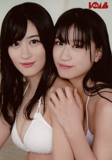 駿河屋 -<中古>上西恵・上西怜/バストアップ・体左向き・水着白