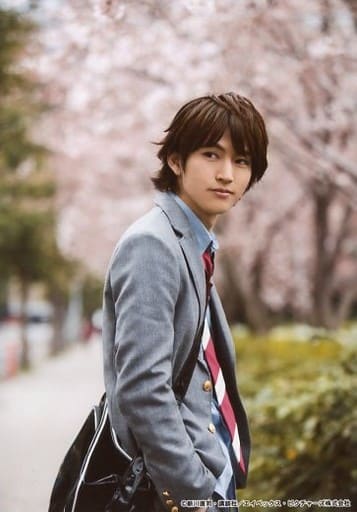生寫真 男 演員和田雅成 渡亮太 上半身 製服 身體向右 視線向左 戶外 櫻花樹 生寫真 舞台 四月是你的謊言 隨機明信片 雜貨 小配件