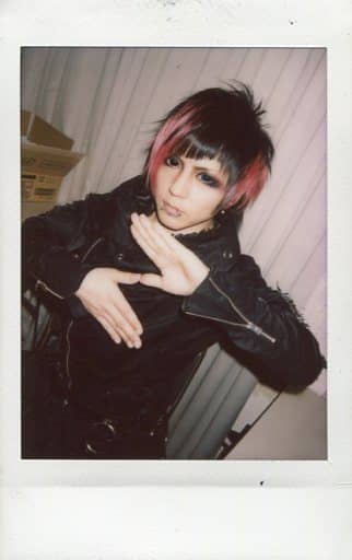 駿河屋 -<中古>R指定/Z/上半身・衣装黒・両手パー・交差親指合わせ/生