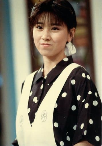 高井麻巳子さん 写真 おニャン子クラブ