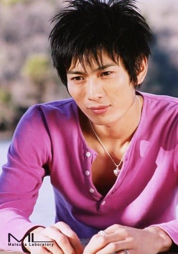 ✨【レア】『松田悟志 Matsuda Labo The Movie 3本セット』 駿河屋 -<中古>松田悟志/上半身・衣装ピンク・両手机の上・「Matsuda