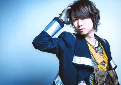 生寫真 男性 聲樂單位 Root Five Root Five 江川直樹 橫型 上半身 服裝黑黃 右手掌 大逆轉動作 Junon17年1月號 便利店印花 生明信片 雜貨 小配件