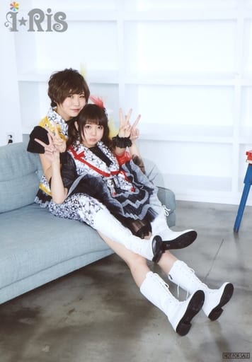 Iris Yuki Wakai Azuki Shibuya Whole Body Sitting Costume White Black Red Yellow Both Hands Piece Cd Memorial Store Special Product Bromide A Goods Accessories Suruga Ya Com