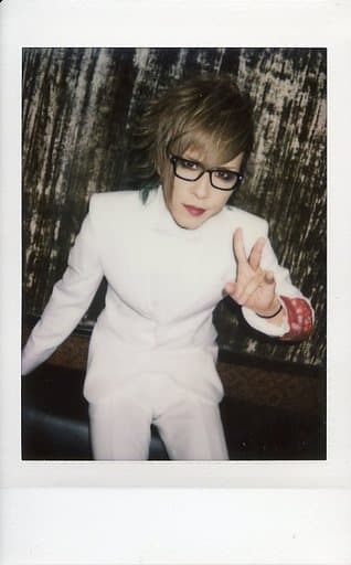 R 指定 宏崇 膝上 服裝白 坐 左手和平 嘴關閉 實況chieki 雜貨 小配件 Suruga Ya Com