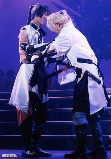 Taiki Yamazaki Uzuki Shin Jinju Kami Satsuki Aoi Live Photo Whole Body Face To Face Costume