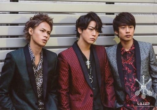 Official photo (Johnny's) / idol / KAT-TUN KAT TUN / Group (3 persons ...