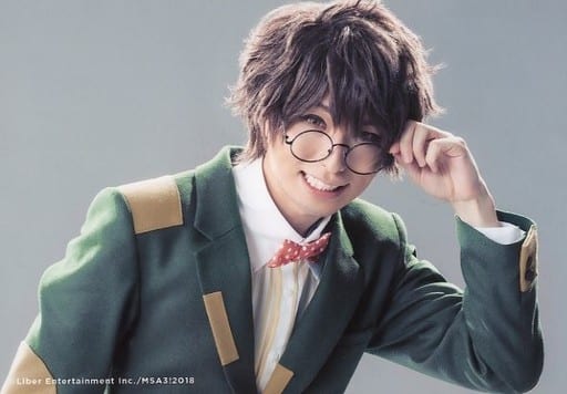 Official Photo Male Actor Ryo uchi Isuke Matsukawa Horizontal Type Bust Up Left Head Background Gray Character Actor Shot Mankai Stage A3 Athree Spring