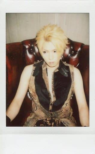 Div Satoshi Upper Body Costume Black Brown Blonde Eye Left Sitting Sofa Red Fresh Cheki Goods Accessories Suruga Ya Com