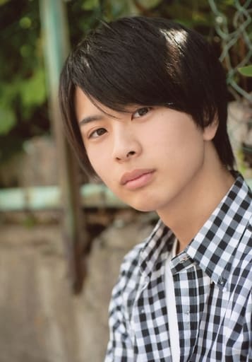 男劇團青山表參道x 岡宮來夢 豐胸 服裝黑 白 格紋
