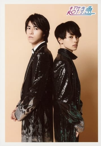 Official Photo Male Idol Super Express Super Express Takuya Takuya Kusakawa Takashi Takashi Matsuo Above The Knee Costume Black Back To Back Background Beige Official Photo The 59 Th Bullet