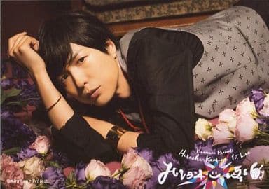 生写真 男 声优神谷浩史 卧式 上半身 衣服黑色 灰色 陪睡 右手上举 Kiramune Presents神谷浩史1st Live ハレヨン 5 6 会场销售明信片 杂货 小物件 Suruga Ya Com