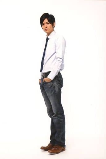 Official photo (male) / actor Daisuke Watanabe / Body, Shirt Grey / Tie ...