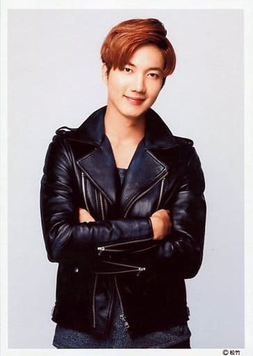 Super Nova Geonil Upper Body Costume Black Armband Background 