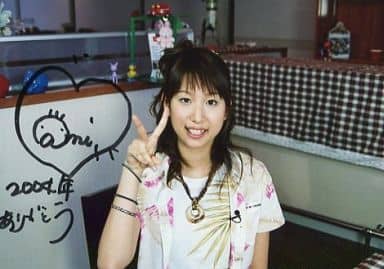 年末値下げ！　小清水亜美　直接サイン入り生写真☆ 駿河屋 -<中古>☆小清水亜美/直筆サイン入り・横型・衣装白・右手
