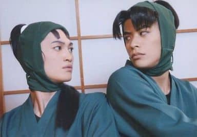 生写真 男 演员山口贤贵 潮江文次郎 南羽翔平 立花禅藏 卧式 托胸 衣绿 对面 背景拉门 音乐剧 忍者乱太郎 第二弹 预算会议正在摩拳擦掌 重演 杂货 小物件