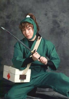 椎名鲷造 善法寺伊作 膝上 蹲着 双手刀 服装绿 急救箱 角色生写真 音乐剧 忍者乱太郎 杂货 小物件 Suruga Ya Com