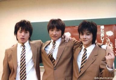 Official Photo Male Idol Lead Flame Lead Shinya Taniuchi Furuya Keita Flame Kyohei Kaneko Gathering 3 People Horizontal Waist Upper Uniform Tea