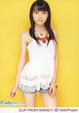 駿河屋 -<中古>°C-ute/矢島舞美/膝上・衣装白・背景黄色/°C