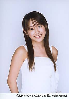 駿河屋 -<中古>モーニング娘。/高橋愛/衣装白・上半身・背景白/公式生