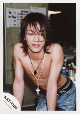 KAT TUN / Kazuya Kamenashi / Knee-Up, Upper-Body Naked, Both Hands