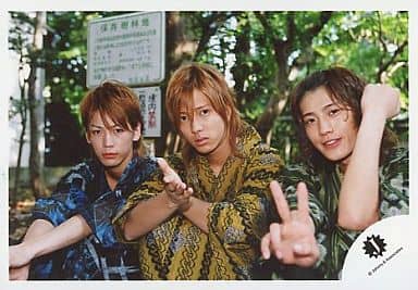 [浴衣] 赤西仁亀梨和也山下智久　公式写真15枚　仁亀P　写真 駿河屋 -<中古>NEWS/KAT-TUN/山下智久・亀梨和也・赤西仁/しゃがみ