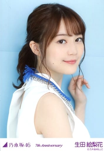 駿河屋 -<中古>生田絵梨花/バストアップ・背景水色・「7th