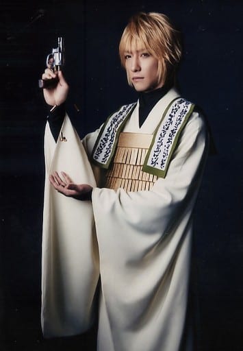 Hiroki Suzuki Genshousanzou Above The Knee Left Facing Background Black Character Actor Shot Saiyuki Utageki Den Darkness Individual Bromide B Goods Accessories Suruga Ya Com