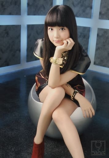 駿河屋 -<中古>9nine/村田寛奈/全身(足見切れ)・座り・衣装黒金