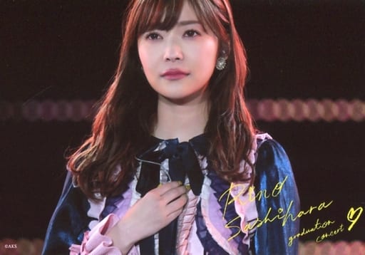 指原莉乃 卧式 演唱会照片 丰胸 右胸 背景黑 Special Dvd Box