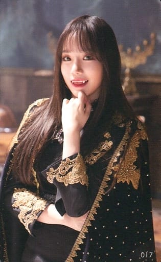 チョ ユリ 生写真 コンプリートセット(vampire迄) IZ*ONE ユリ Vampire 生写真 1種 黒衣装の通販 by Rinko's shop｜ラクマ