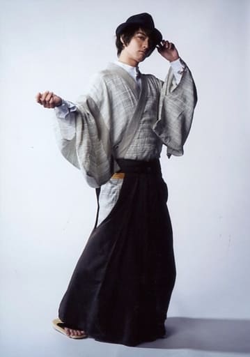 Official Photo Male Actor Kazumi Doi Fujitsugu Tsukimoto Entire Body Costume Grey Black Right Hand Bending Left Hand Hat Body Facing Right Character Ta Shot Stage Taisho