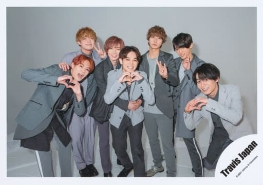 TravisJapan公式写真　7人写り&ツーショ 駿河屋 -<中古>Travis Japan/集合（7人）/横型・膝上/Travis