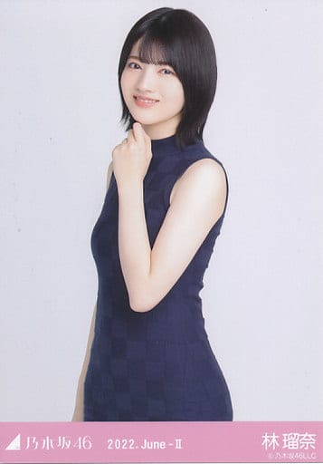 乃木坂46 ノースリニット 乃木坂46・筒井あやめ「リブニットノースリ」をオトナ視点で着る方法