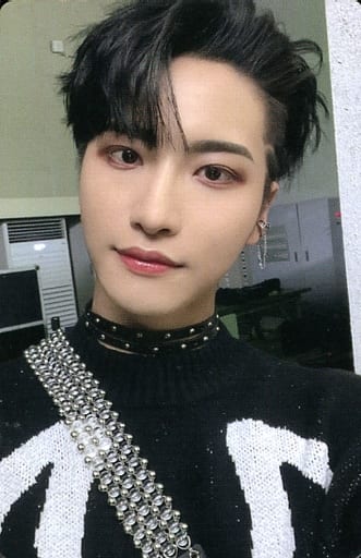 ATEEZ ソンファ 封入 コンプ THE WORLD MOVEMENT WW) ATEEZ - THE WORLD EP.1 : MOVEMENT - hello82 exclusive