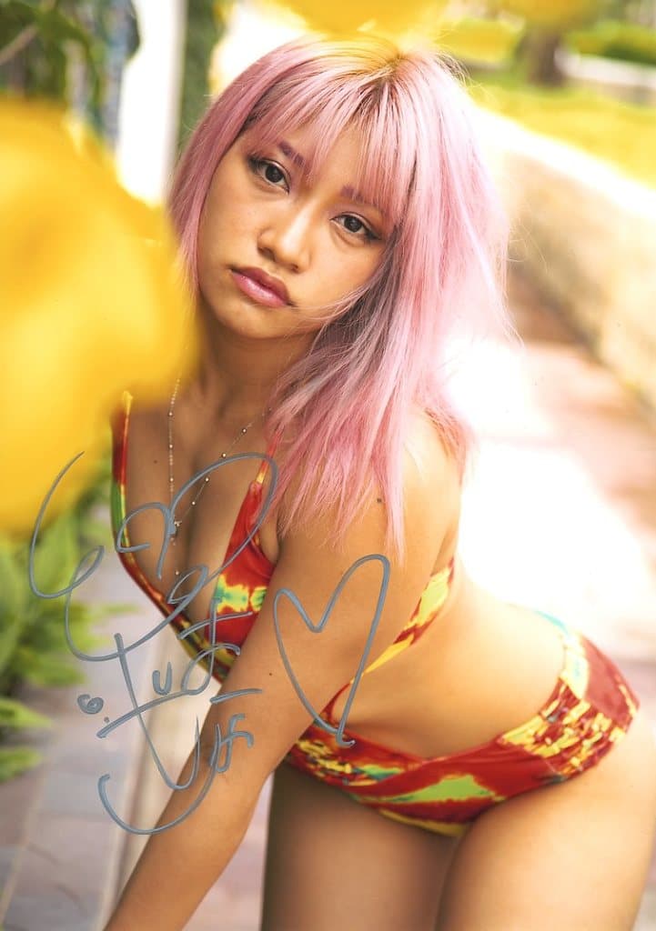 駿河屋 -<中古>☆木村花/直筆サイン入り・A4サイズ/写真集「CRAZY